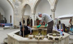 SİNOP PERVANE MEDRESESİ ŞADIRVANI GÖNÜLLÜLER TARAFINDAN TEMİZLENDİ