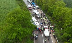 SİNOP’TA ÖĞRENCİLERİ TAŞIYAN OTOBÜS DEVRİLDİ:2’Sİ AĞIR 18 YARALI