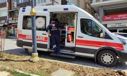 SİNOP’TA MOTOSİKLET İLE HAFİF TİCARİ ARAÇ ÇARPIŞTI: 1 HAFİF YARALI