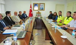 SİNOP’TA ŞEHİR İÇİ TRAFİK LEVHALARI SADELEŞİYOR