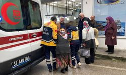 KALDIRIMA TAKILIP DÜŞEN KADIN HASTANEYE KALDIRILDI
