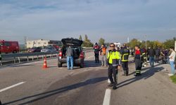 SİNOP'TA OTOMOBİL TRAKTÖRE ARKADAN ÇARPTI: 2 YARALI