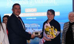 AK PARTİ’DEN YENİ ÜYELERE ROZET TAKDİM TÖRENİ