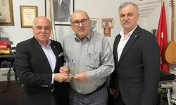 THK SİNOP ŞUBESİ’NDEN OSMAN AKSU’YA TEŞEKKÜR PLAKETİ