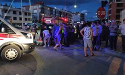 SİNOP’TA KAVŞAKTA İKİ ARAÇ ÇARPIŞTI: 2 YARALI