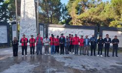 SİNOP ÜNİVERSİTESİ ÖĞRENCİLERİNDEN ŞEHİTLERE VEFA ZİYARETİ