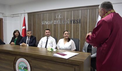 SİNOP´TA GENÇ ÇİFT "FAİZSİZ KREDİ DESTEĞİ"YLE DÜNYAEVİNE GİRDİ