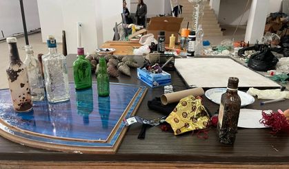 DENİZİN ÇÖPÜ ATÖLYEDE SANATA DÖNÜŞÜYOR