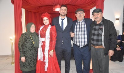 BEYZANUR VE RAHMAN ÇİFTİ İLK ADIMI ATTI