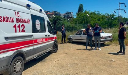 SİNOP'TA KORKUTAN OLAY: OTLUK ALANDAKİ OTOMOBİLDEN YARALI ÇIKTI