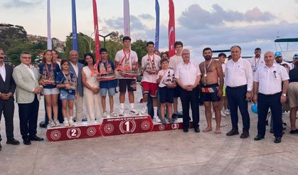 SİNOP'TA KABOTAJ BAYRAMI COŞKUSU: YAĞLI DİREĞİN ŞAMPİYONU YİNE DEĞİŞMEDİ