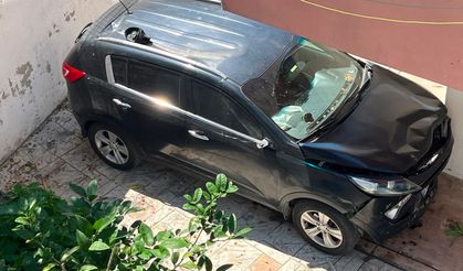 SİNOP'TA OTOMOBİL APARTMAN BOŞLUĞUNA DÜŞTÜ