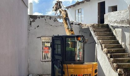 SİNOP'TA 'KALEKONDU' YIKIMLARI BAŞLADI