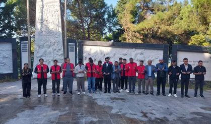 SİNOP ÜNİVERSİTESİ ÖĞRENCİLERİNDEN ŞEHİTLERE VEFA ZİYARETİ