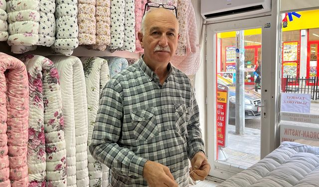 SİNOP’UN 50 YILLIK YORGANCISI MESLEĞİNİ SÜRDÜRÜYOR