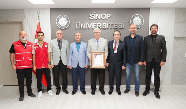 Sinop Üniversitesi'ne Kızılay'dan bronz madalya ödülü