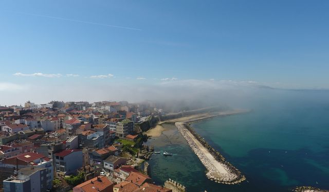 SİNOP’U SİS BULUTU KAPLADI