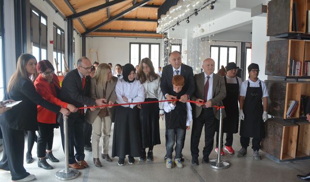 SİNOP'TA “ÖZELİM ÇOCUK KOROSU VE KARMA SANAT” SERGİSİ