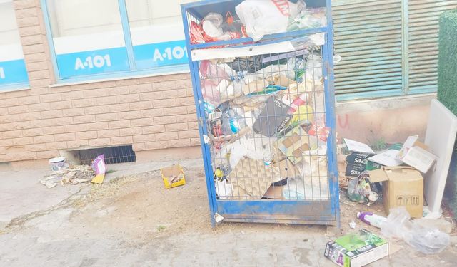 MAHALLELİDEN ÇÖP TEPKİSİ: "KEFEVİ’DE YAŞAM ÇİLEYE DÖNDÜ"