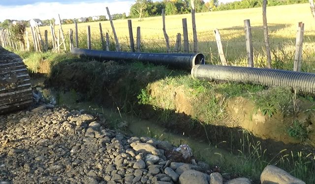 KAPALI KALAN YOL, YENİDEN ÇİFTÇİLERE AÇILDI