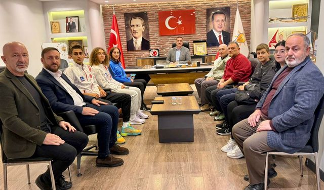 AVRUPA ŞAMPİYONU KÜREKÇİLERDEN BAŞKAN ÜÇÜNCÜOĞLU’NA ZİYARET