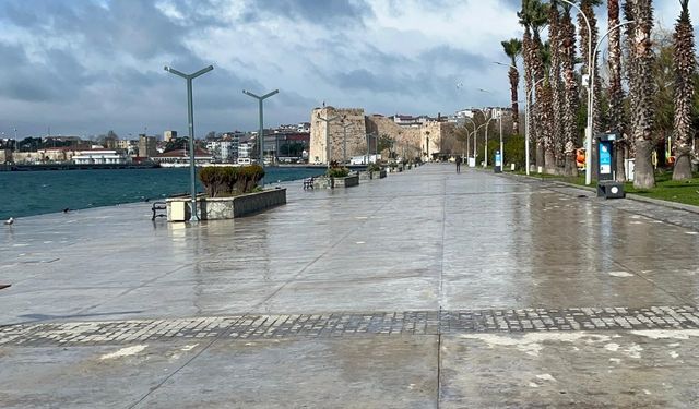 FIRTINA VE DONDURUCU SOĞUK HAYATI DURDURDU