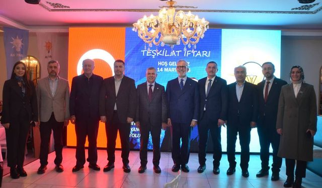 AK PARTİ SİNOP TEŞKİLATI İFTAR PROGRAMINDA BULUŞTU