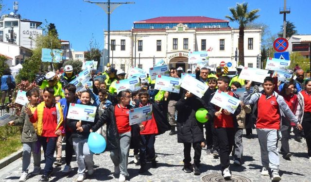 SİNOP’TA TRAFİK HAFTASI’NDA FARKINDALIK YÜRÜYÜŞÜ