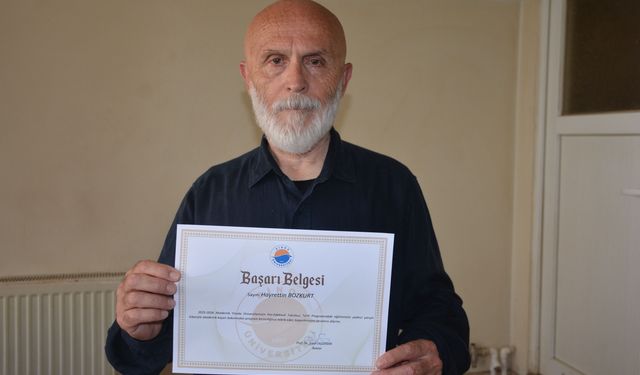 67 YAŞINDA ÜNİVERSİTEYİ BÖLÜM BİRİNCİSİ OLARAK BİTİRDİ