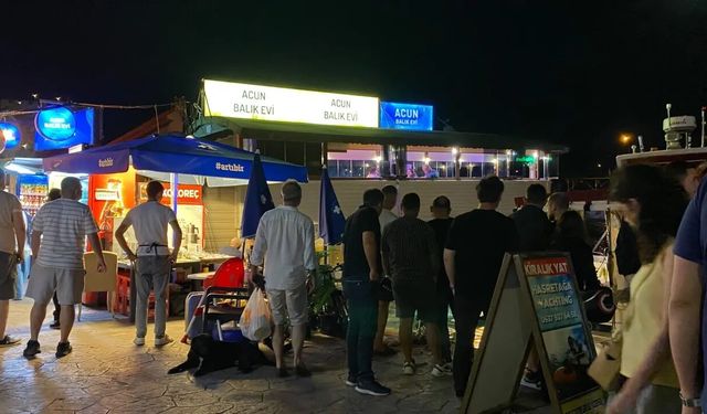 SİNOP’TA TEKNE SULARA GÖMÜLDÜ