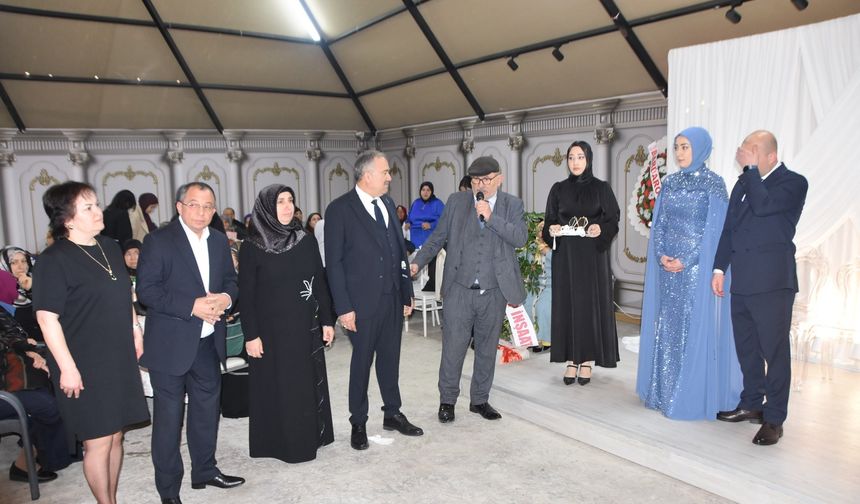 ÖZMEN AİLESİNİN MUTLU GÜNÜ