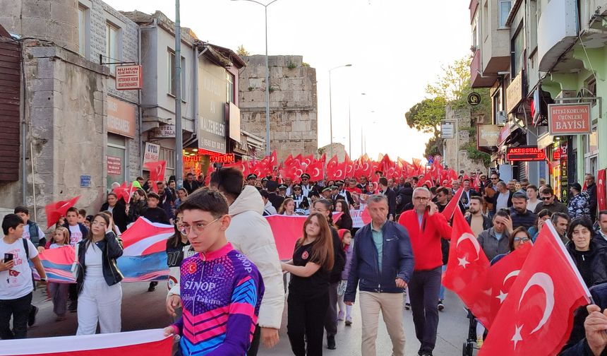 SİNOP’TA "GENÇLİK YÜRÜYÜŞÜ"