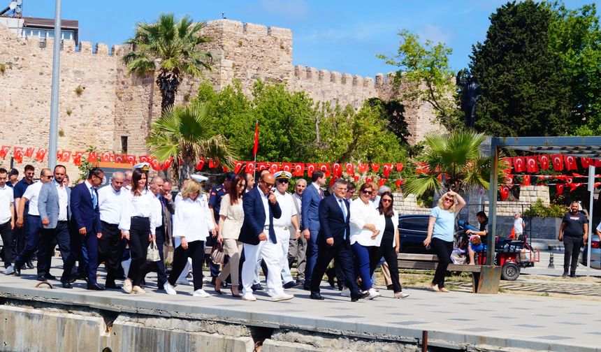 SİNOP'TA KABOTAJ BAYRAMI ÇELENK SUNUMU İLE BAŞLADI