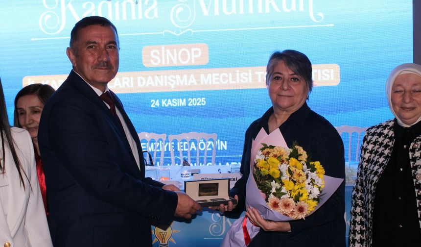 AK PARTİ’DEN YENİ ÜYELERE ROZET TAKDİM TÖRENİ