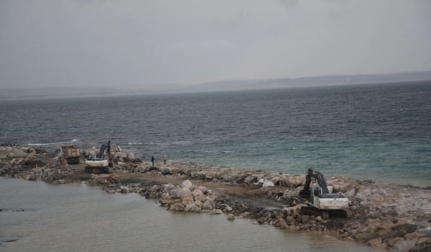 SİNOP’TA DALGAKIRAN GENİŞLETME ÇALIŞMALARI