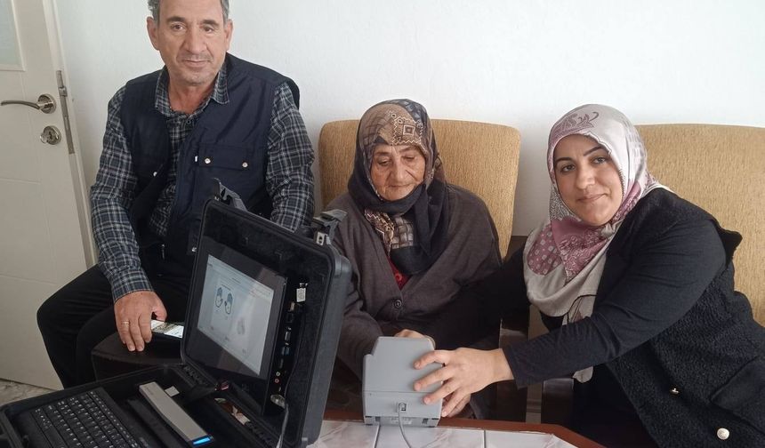 SİNOP’TA EVDE KİMLİK KARTI BAŞVURUSU HİZMETİ SÜRÜYOR