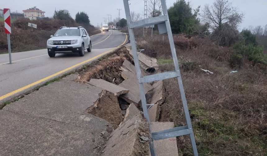 GAZETECİ AKSU; "ÖNLEM ALINMAZSA BU YOL DENİZE KADAR GİDER"