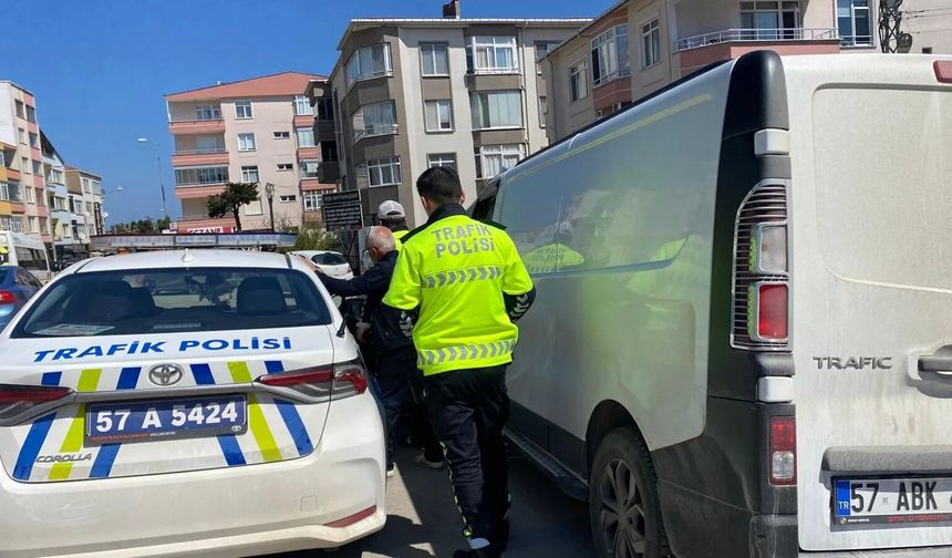 KAVŞAKTA HATALI GİRİŞ KAZAYI GETİRDİ: 1 YARALI