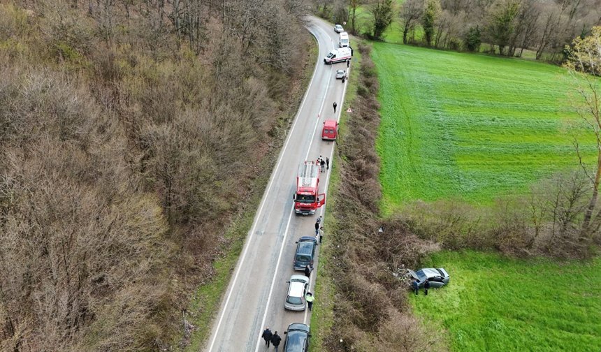 GİRESUN’DAN SİNOP’A GELEN AİLE KAZA YAPTI: 5 YARALI