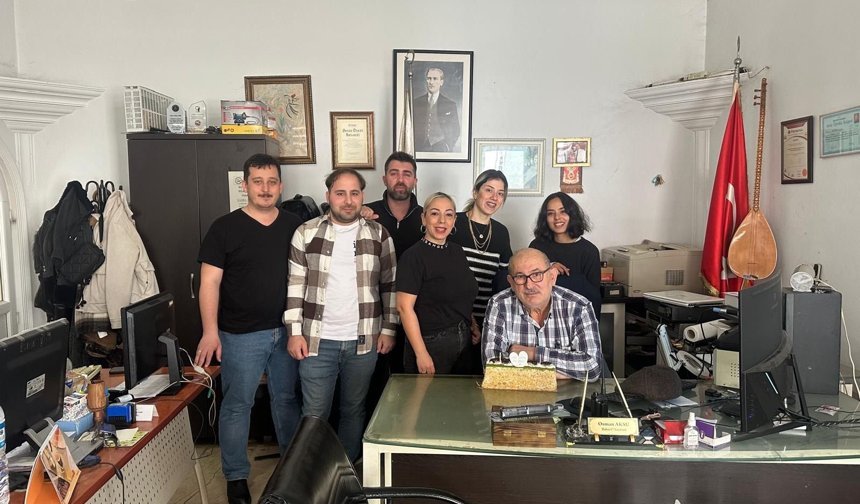 GAZETECİ AKSU’NUN YENİ YAŞI KUTLANDI