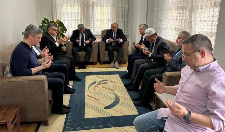 SİNOP PROTOKOLÜNDEN İL TARIM VE ORMAN MÜDÜRÜ ÖNLEM’E TAZİYE ZİYARETİ