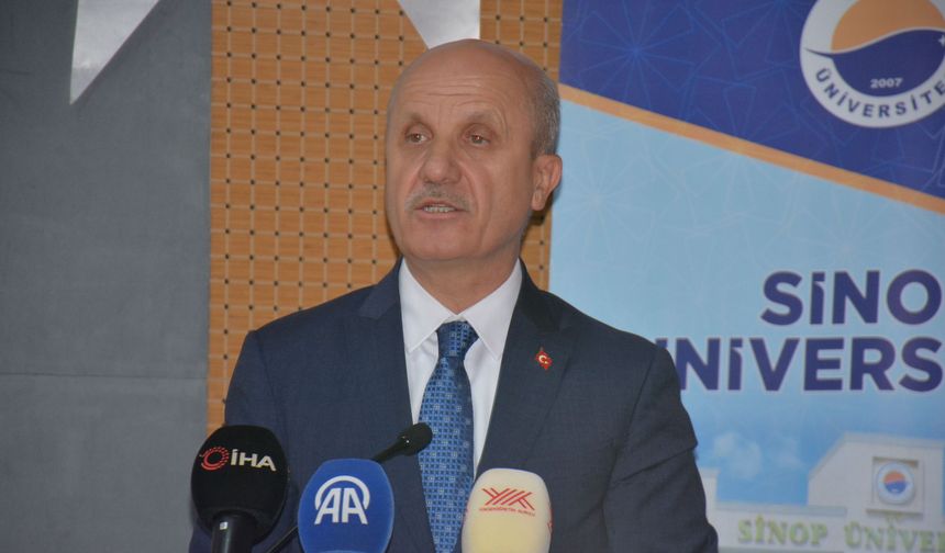 YÖK BAŞKANI ÖZVAR SİNOP’TA KONUŞTU: "MÜFREDAT VE DERS SADELEŞTİRMELERİNE HASSASİYETLE YAKLAŞIYORUZ"