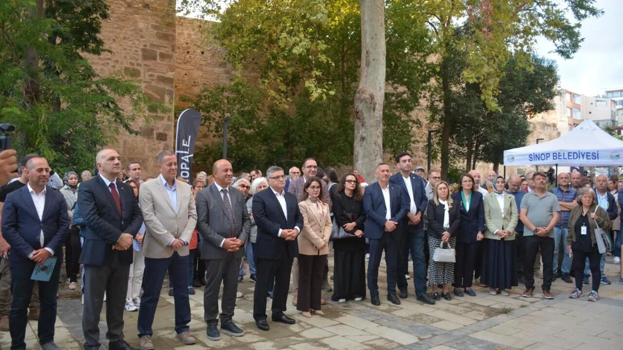 SİNOPALE SANATSEVERLERLE BULUŞTU
